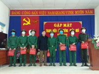 Liên đoàn Lao động huyện Thạch An: Thăm hỏi, động viên và tặng quà tân binh nhập ngũ năm 2022.