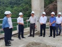 Bí thư Tỉnh ủy Trần Hồng Minh đến thăm, làm việc tại Nhà máy thủy điện Bạch Đằng (Hòa An)