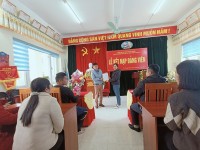 Chi bộ trường Tiểu học thị trấn Trùng Khánh kết nạp đoàn viên ưu tú được vào Đảng Cộng sản Việt Nam