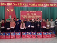 Liên đoàn Lao động tỉnh Cao Bằng hỗ trợ 30 triệu đồng khoan giếng nước cho xã Bảo Toàn, huyện Bảo Lạc; tặng quà Tết cho 30 hộ nghèo, gia đình có hoàn cảnh khó khăn