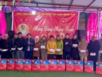 Đoàn Đại biểu Quốc hội tỉnh thăm, tặng quà, chúc tết đồng bào dân tộc thiểu số tại xã Đức Long, huyện Thạch An