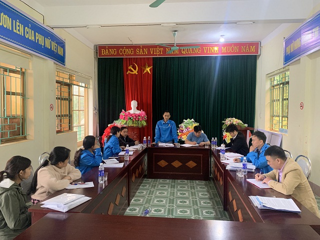 Đồng chí Nguyễn Minh Châu - Chủ nhiệm UBKT LĐLĐ huyện kết luận cuộc kiểm tra CĐCS xã Hưng Thịnh và CĐCS Khối trường học xã Hưng Thịnh.