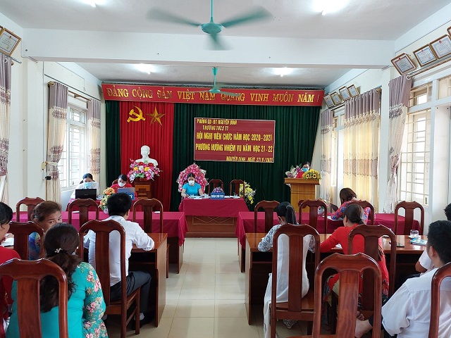 Công đoàn cơ sở Trường Mầm non-THCS thị trấn Nguyên Bình phối hợp với Ban giám hiệu nhà trường tổ chức Hội nghị cán bộ, viên chức năm học 2020 - 2021