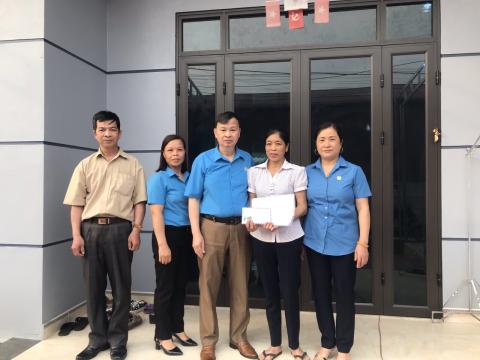 Liên đoàn Lao động huyện Thạch An trao kinh phí hỗ trợ nhà  "Mái ấm Công đoàn" nhân dịp tháng công nhân năm 2022