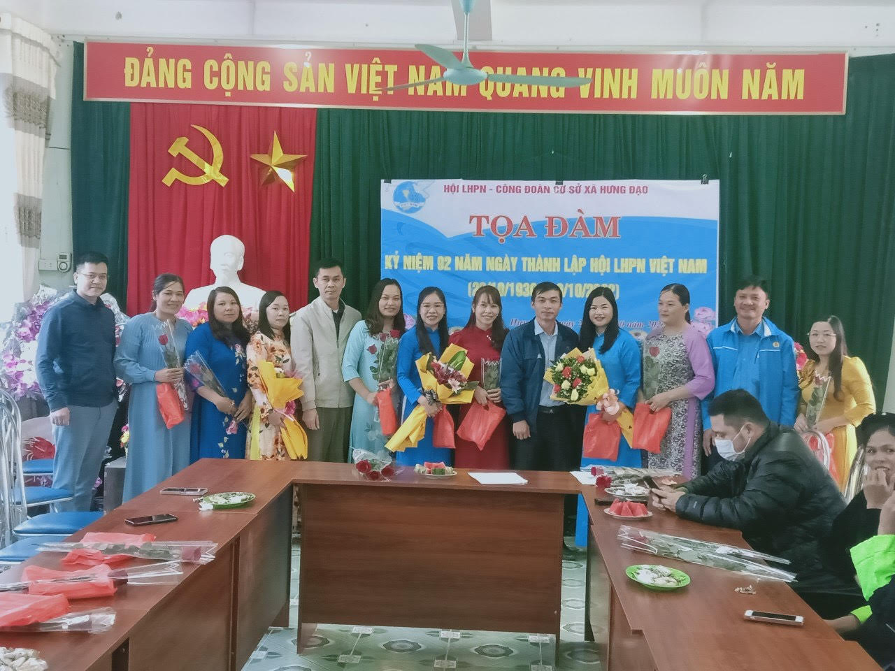Các Công đoàn cơ sở trực thuộc Liên đoàn Lao động huyện Bảo Lạc tổ chức các hoạt động văn hóa, thể dục thể thao chào mừng kỷ niệm 12 năm ngày Phụ nữ Việt Nam (20/10)