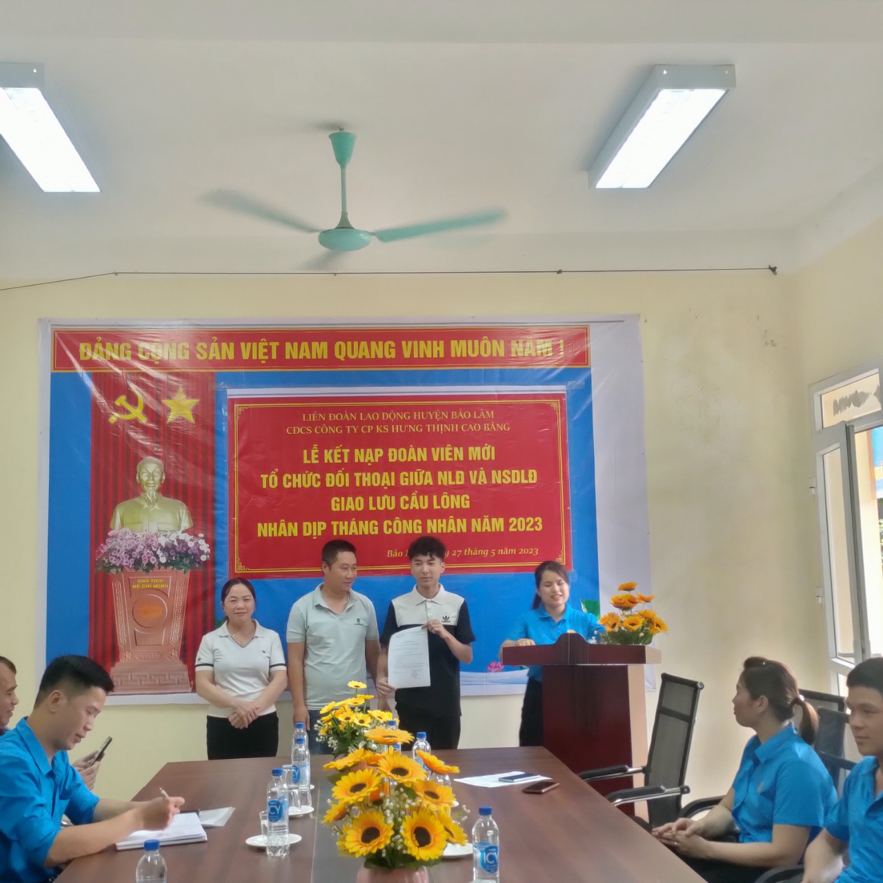 ĐC Nông Thị Vân chủ tịch CĐCS Công ty cổ phần Khoáng Sản Hưng Thịnh Cao Bằng phát biểu