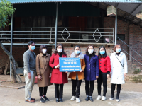 Trao kinh phí hỗ trợ sửa nhà cho đoàn viên Công đoàn cơ sở  Trung tâm Y tế huyện Hà Quảng