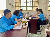 Liên đoàn Lao động huyện Bảo Lạc tổ chức kiểm tra các công đoàn cơ sở trên địa bàn xã Cô Ba và xã Hưng Thịnh