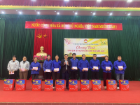 Đoàn công tác tỉnh thăm, tặng quà tết cho các hộ gia đình có hoàn cảnh khó khăn, người có uy tín và đoàn viên công đoàn!