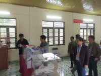 Đồng chí Bế Đăng Khoa kiểm tra công tác bầu cử tại các khu vực bỏ phiếu xã Nam Quang!