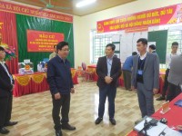 Đồng chí Bế Đăng Khoa tiếp tục kiểm tra...