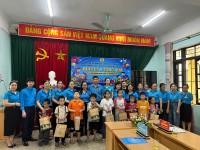 Cụm thi đua số 3 Liên đoàn Lao động tỉnh và Nghiệp đoàn cơ sở Đại lý bán vé xổ số kiến thiết Cao Bằng tổ chức chương trình “Buffet & Tặng quà” trẻ em tại cơ sở giáo dục trẻ khuyết tật tỉnh!