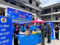 LIÊN ĐOÀN LAO ĐỘNG TỈNH CAO BẰNG TỔ CHỨC CHƯƠNG TRÌNH “TIẾP SỨC CÔNG TRƯỜNG TRỌNG ĐIỂM” TẠI XÃ HẠ LANG
