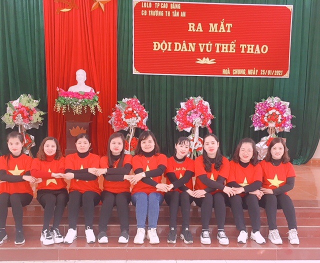 Công đoàn trường Tiểu học Tân An ra mắt đội dân vũ thể thao