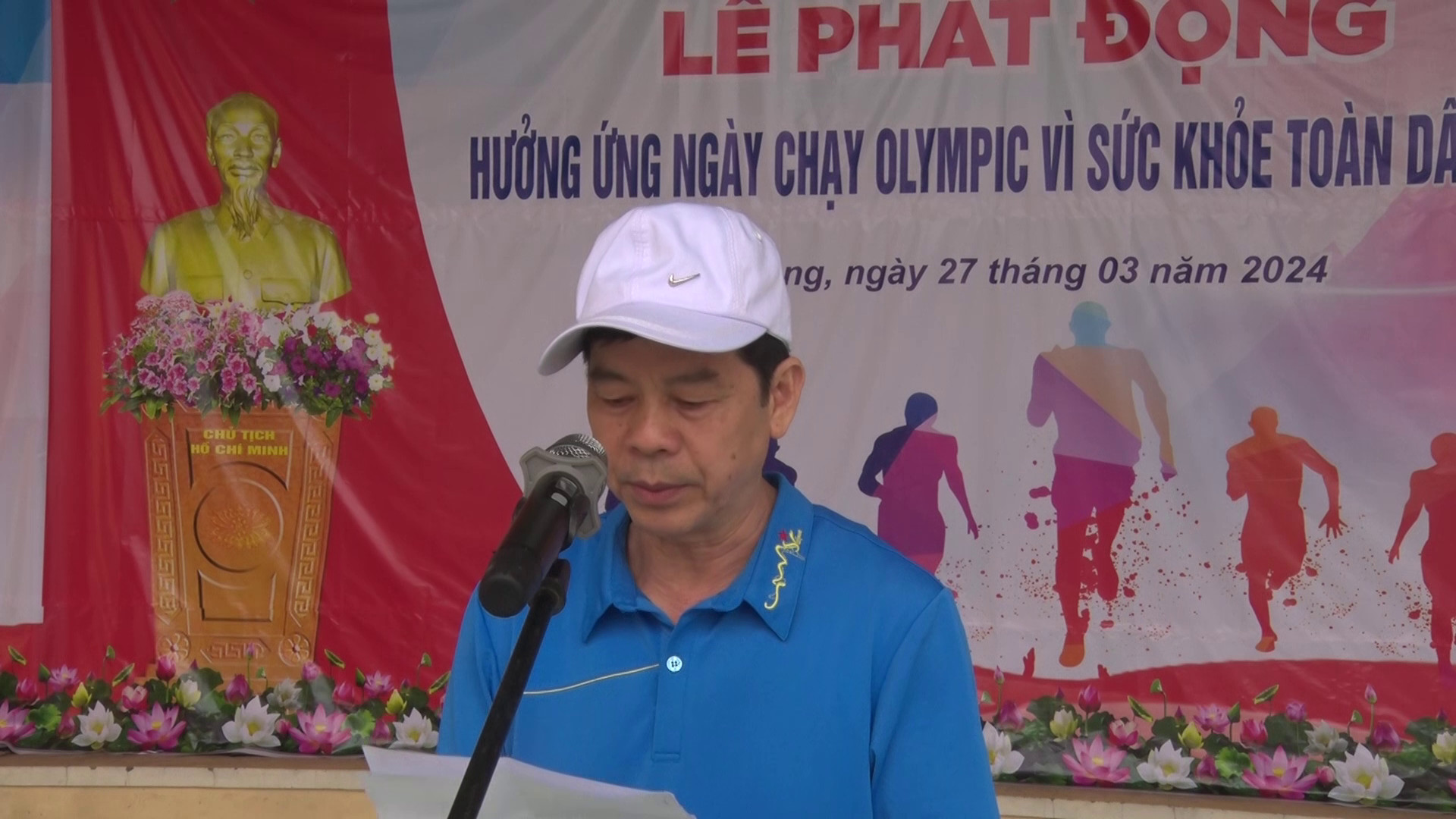Đc Hoàng Minh Nhất Phó chủ tịch UBND huyện phát biểu khai mạc