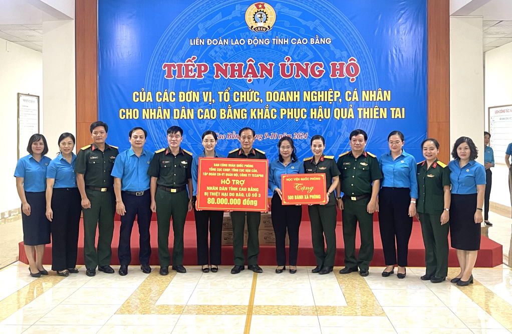 126356 ldld tinh tiep nhan ung ho cua ban cong doan quoc phong ho tro khac phuc thiet hai sau con bao so 3 17293920
