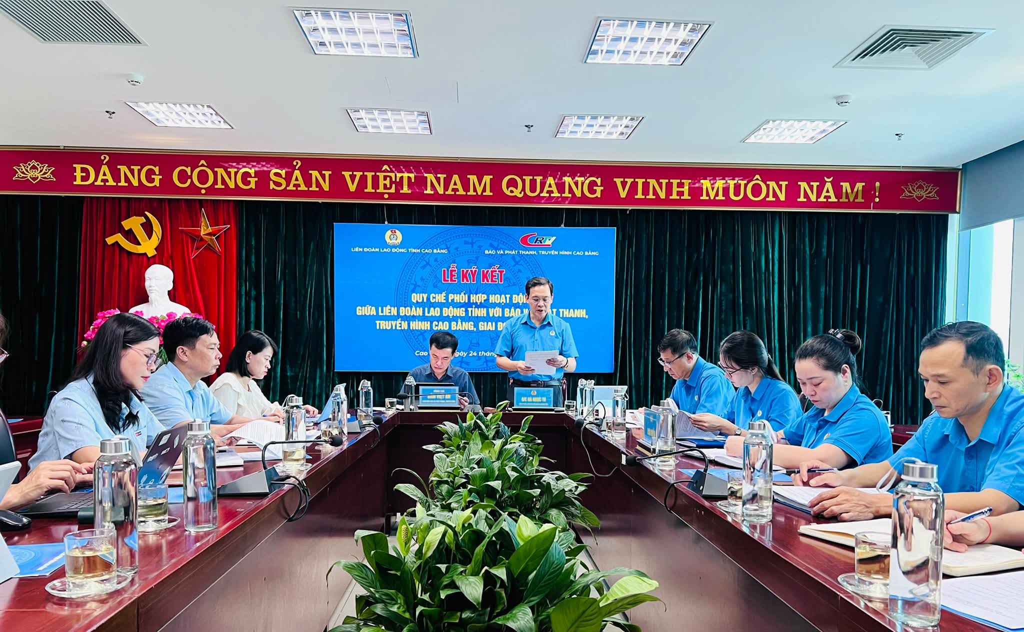 KÝ KẾT QUY CHẾ PHỐI HỢP GIỮA LIÊN ĐOÀN LAO ĐỘNG TỈNH VỚI BÁO VÀ PHÁT THANH, TRUYỀN HÌNH CAO BẰNG